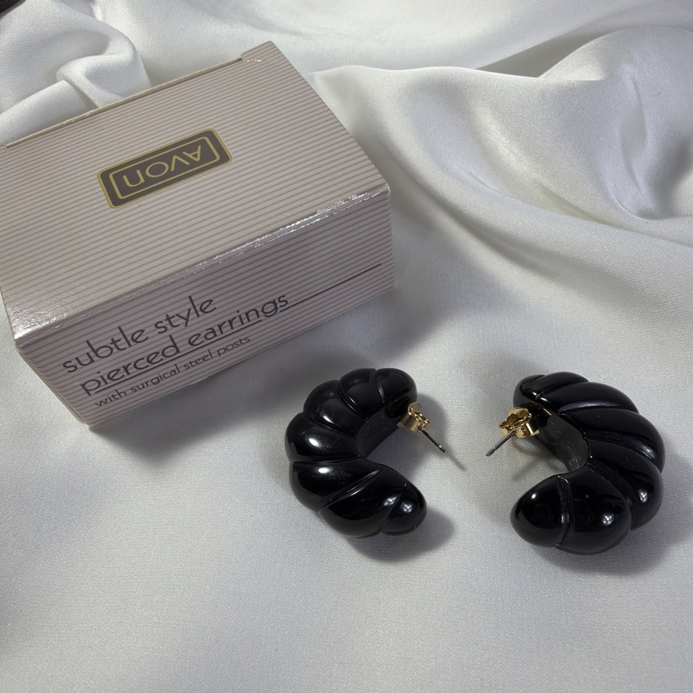 VTG 1990 Avon Black Subtle Style Pierced Earrings Original Box Nostalgic New
